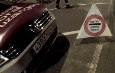 Policía Foral inmoviliza nueve coches tras positivos en alcohol y drogas