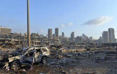Al menos 50 personas han muerto y 2.700 han resultado heridas este martes a causa de dos potentes explosiones que han sacudido la zona del puerto de la capital de Líbano, Beirut.