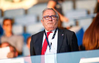 Luis Sabalza, en el palco del estadio de Butarque en la primera jornada de liga