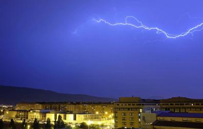 Más de 1.000 rayos se registraron este sábado por la noche en Navarra