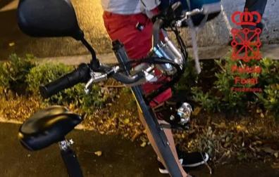 Conduce sin carné un ciclomotor por un carril bici y acaba imputada tras ser localizada por segunda vez