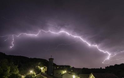 La tormenta de este sábado en Pamplona descargó más de 1.000 rayos sobre la capital navarra