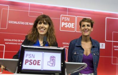 Maite Esporrín y María Chivite, en la sede del PSN.