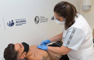Luis Perea, durante el reconocimiento médico en la CUN.