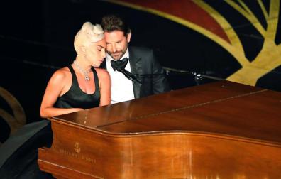 Lady Gaga y Bradley Cooper, durante la última ceremonia de los Oscar.