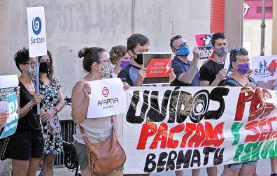 Docentes y familias piden grupos con menos alumnos y más personal
