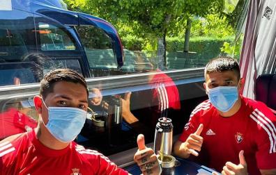 Estupiñán, al Chimy y Roncaglia: "Os echo de menos"