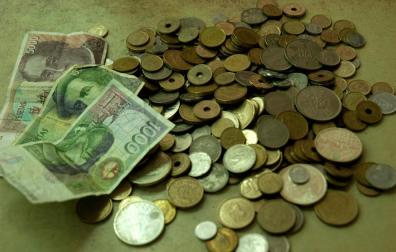 Los españoles aún tienen 1.671 millones de euros en pesetas