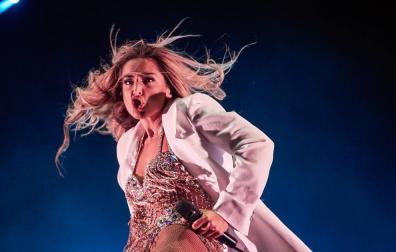 Lola Índigo devuelve la música al Navarra Arena