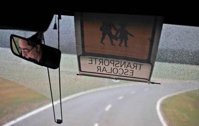 Los alumnos mayores vigilarán a los pequeños en el autobús escolar