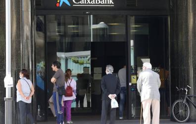 La fusión de Caixabank y Bankia tendría un bajo impacto en la red financiera de Navarra