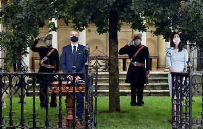 Esparza ve una "falta del respeto" que la Ertzaintza luciera el escudo de Navarra en la toma de posesión de Urkullu