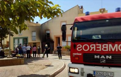 Un incendio causa importantes daños en una vivienda en Ribaforada