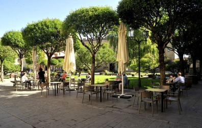Olite sigue atrayendo al turismo