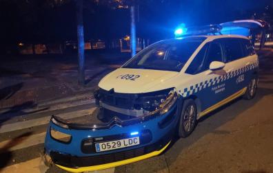 Una policía municipal resulta herida por un conductor dado a la fuga
