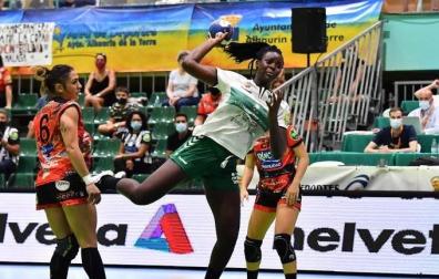Lysa Tchaptchet se une a las 'Guerreras'