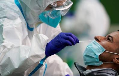 Sanidad notifica 31.428 casos este fin de semana y 168 muertes más