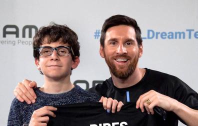 El niño invidente que alucinó con Messi pero que hubiese preferido a Joaquín