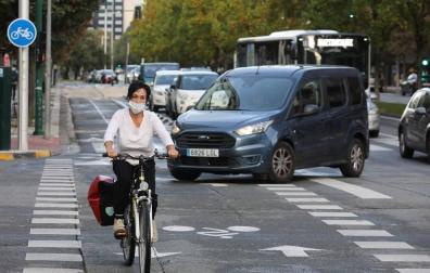 Intersecciones en rojo y nuevos semáforos para bicis en avenida de Bayona