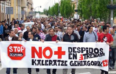 Manifiestación contra el despido de empleados de Trenasa