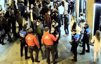 Dispositivo de Policía Foral y Policía Municipal en el Casco Antiguo de Pamplona.