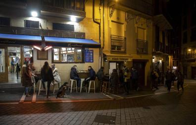 El cierre a las 22.00 horas reduce la afluencia del 'juevintxo'