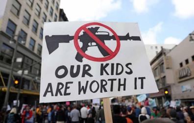 Reclaman medidas férreas contra las armas tras el tiroteo de Parkland