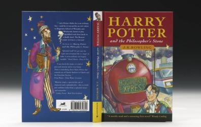 Cubierta y contracubierta de la primera edición inglesa de 'Harry Potter y la piedra filosofal'