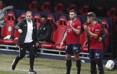 Arrasate, en la banda, antes de los cambios de Jony y Moncayola.