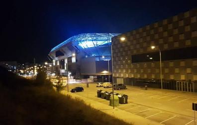 El estadio de El Sadar se iluminó en la noche de este lunes, 19 de octubre, probando las nuevas luces en la semana en la que el club celebra su Centenario.