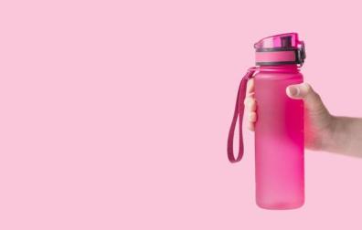 Imagen de una botella térmica utilizada para acompañar a la práctica deportiva