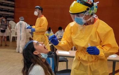 España vuelve a rozar los 10.000 nuevos contagios de coronavirus