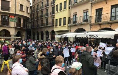 La hostelería sale al mercado con el apoyo de comerciantes y vecinos