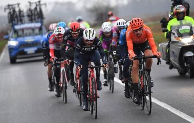 Josef Cerny gana en Asti la etapa de la rebelión del pelotón