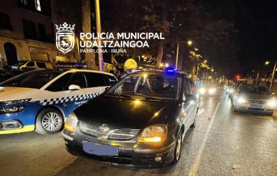 Interceptada por circular ebria, sin luces, con dos ruedas pinchadas y con un niño de un año en el coche