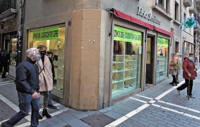 La pandemia lleva al cierre a cinco tiendas de moda del Casco Antiguo