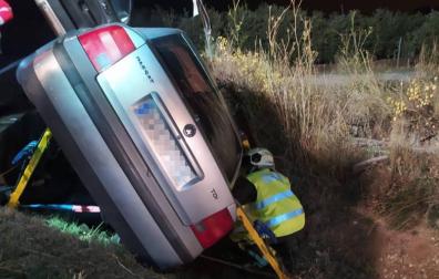 Herido tras quedar atrapado en su coche al sufrir un accidente en Cascante