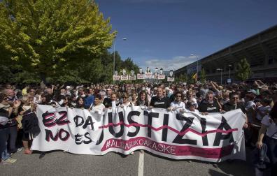 Miles de personas en la manifestación contra la sentencia del 'caso Alsasua'