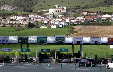 Ayerdi dice que "se está avanzando" hacia la gratuidad de la AP-15 en 2019