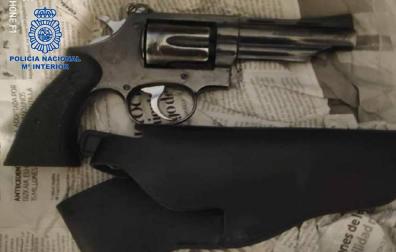 Localizado un revólver que habían robado a un vigilante de seguridad