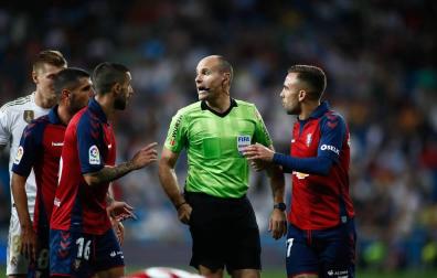 Mateu Lahoz arbitrará el Barcelona-Osasuna