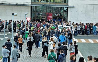 6.147 personas han realizado la primera prueba de la oposición de Auxiliar Administrativo en la UPNA