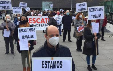 La hostelería, sobre la posible reapertura el día 16: "No podemos estar sin abrir hasta entonces"