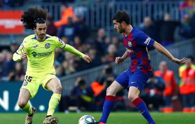 Cucurella y Sergi Roberto, en un Barça-Getafe.