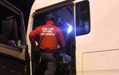 Denunciados 12 vehículos por positivo en drogas en la N-121-A y N-121-B