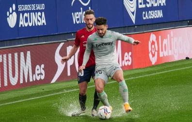 Galería de fotos del partido entre Osasuna y Betis, que ha finalizado con derrota rojilla por 0-2