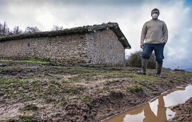 Imágenes de la Sierra de Lóquiz donde hasta 20 vehículos subieron y causaron estragos en caminos y terrenos para pasto.