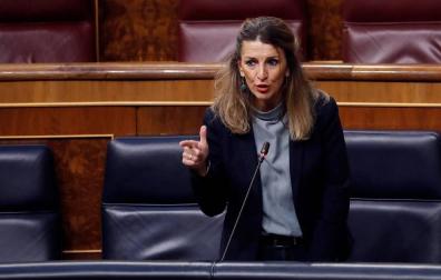 La ministra de Trabajo, Yolanda Díaz, interviene durante una sesión de control al Ejecutivo en el Congreso