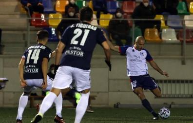 Imágenes del partido de primera ronda de la Copa del Rey disputado entre la Mutilvera y el Racing de Santander en Mutilva.