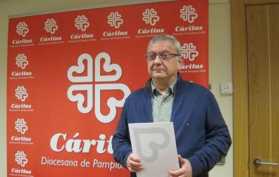 Cáritas alerta de la "exclusión telemática" de la administración a migrantes